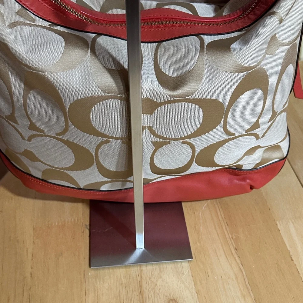 Coach 2013 Signature Red and Cream Shoulder Bag - Picture 3 of 7